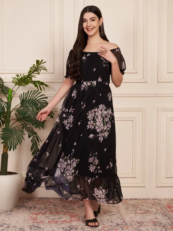 Fbella_Black_Floral_Off-Shoulder_Georgette_Maxi_Dress