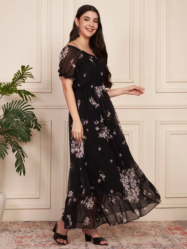 Fbella_Black_Floral_Off-Shoulder_Georgette_Maxi_Dress
