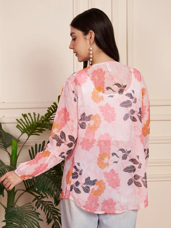 Fbella_Women_Blush_Pink_Floral_Georgette_Shrug_with_Lace_Detail