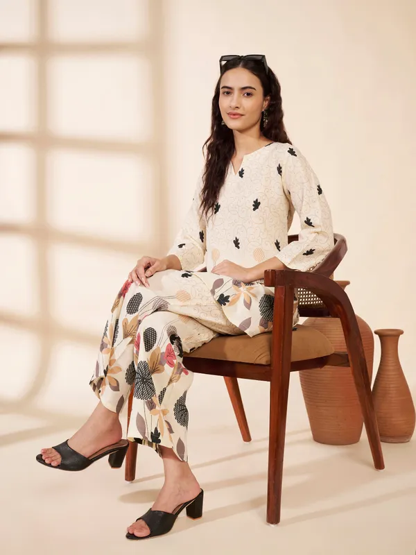 Fbella_Women_Off-White_Floral_Printed_Cotton_Co-Ord_Set