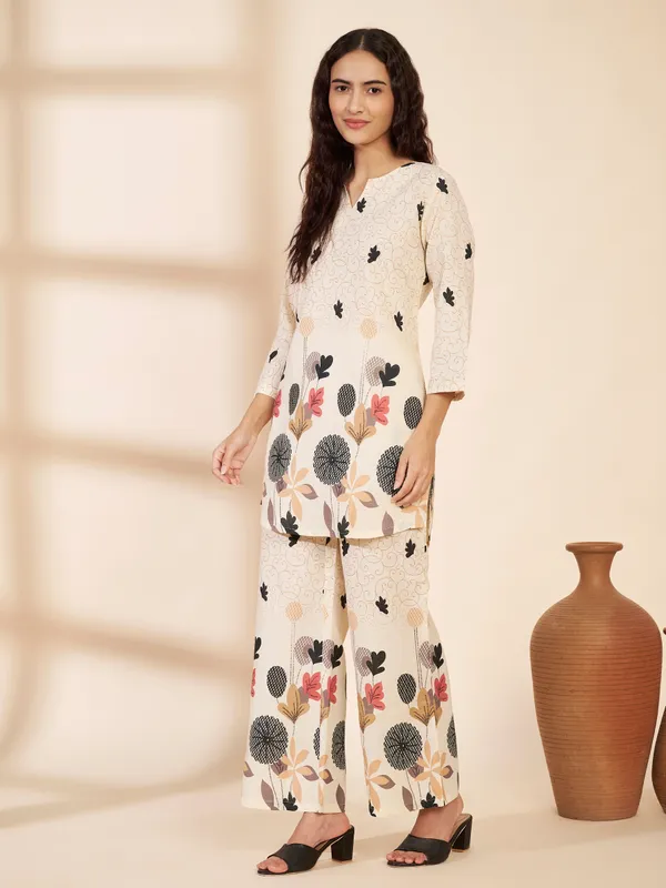 Fbella_Women_Off-White_Floral_Printed_Cotton_Co-Ord_Set