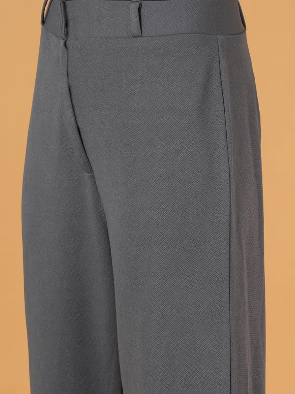 Fbella_Women_Straight-Fit_Grey_Trouser