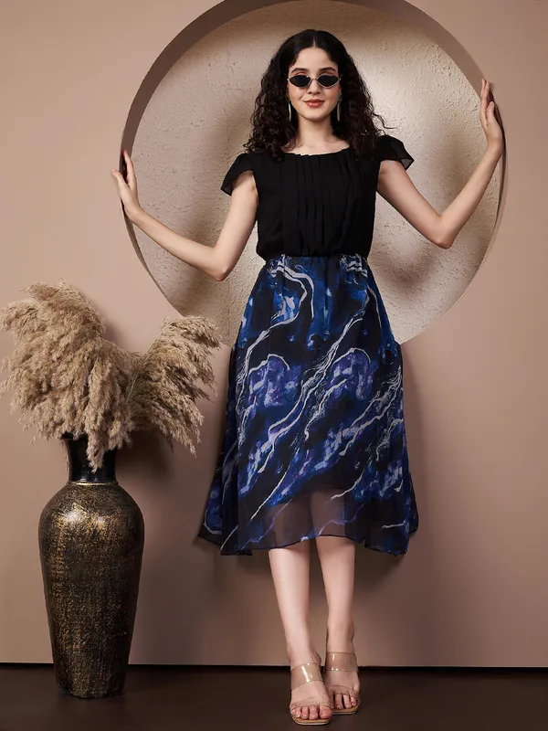 Fbella_Women's_Black_&_Blue_Abstract_Fit-and-Flare_Georgette_Midi_Dress