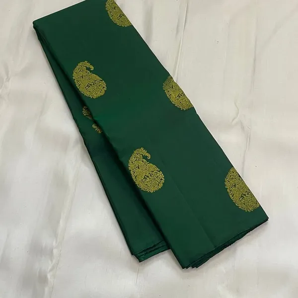 Soft_Lichi_Silk_Saree_with_Unstiched_Blouse_Piece