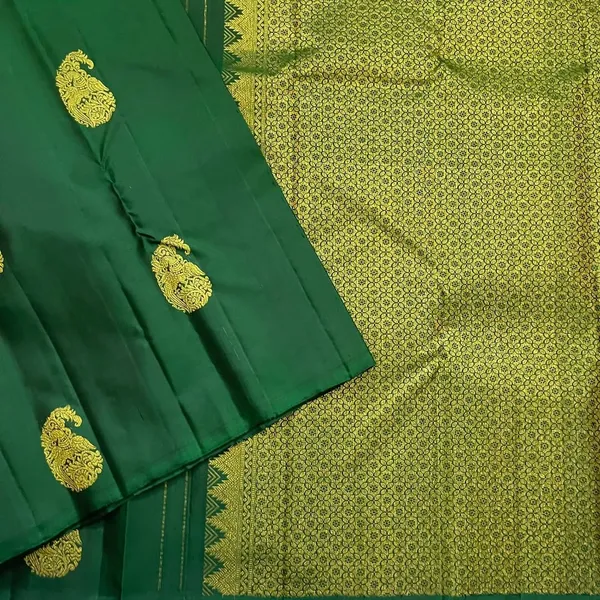 Soft_Lichi_Silk_Saree_with_Unstiched_Blouse_Piece