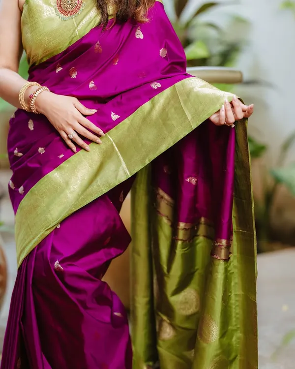 Soft_Lichi_Silk_Saree_with_Unstiched_Blouse_Piece