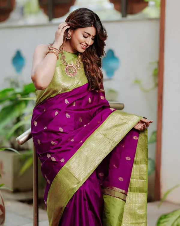 Soft_Lichi_Silk_Saree_with_Unstiched_Blouse_Piece