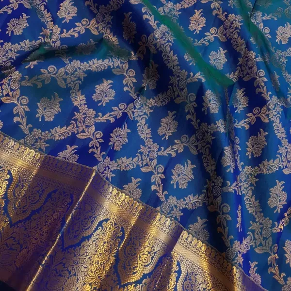 Soft_Banarasi_Lichi_Silk_Saree_with_Unstiched_Blouse_Piece