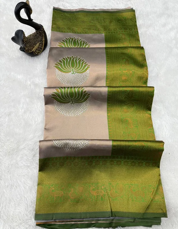 Soft_Lichi_Silk_Saree_with_Unstiched_Blouse_Piece