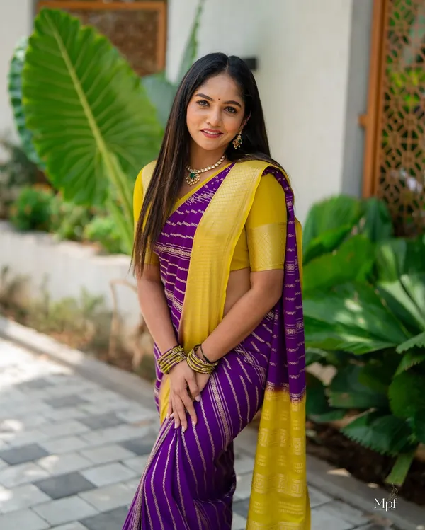 Soft_Banarasi_Lichi_Silk_Saree_with_Unstiched_Blouse_Piece