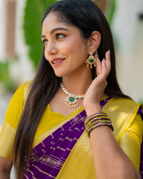 Soft_Banarasi_Lichi_Silk_Saree_with_Unstiched_Blouse_Piece