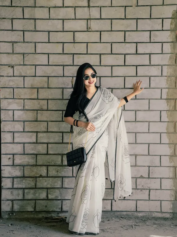 Linen__Saree_(With_Unstitched_Blouse)