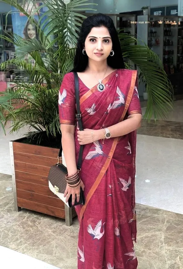 Linen__Saree_(With_Unstitched_Blouse)