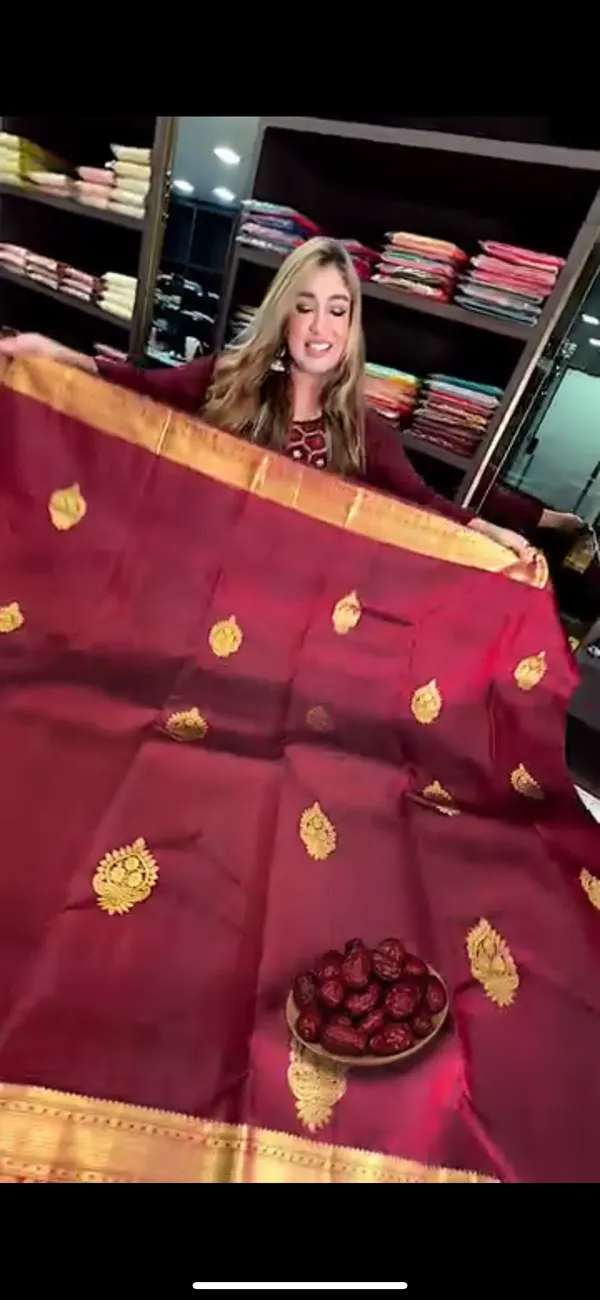 Tremendous_Maroon_Soft_Banarasi_Silk_Saree_With_Supernal_Blouse_Piece