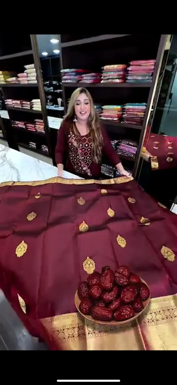 Tremendous_Maroon_Soft_Banarasi_Silk_Saree_With_Supernal_Blouse_Piece