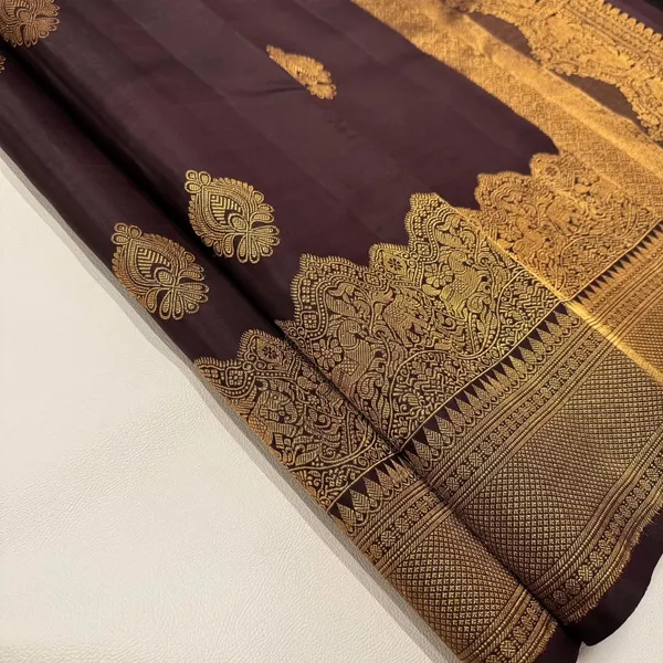 Soft_Banarasi_Lichi_Silk_Saree_with_Unstiched_Blouse_Piece