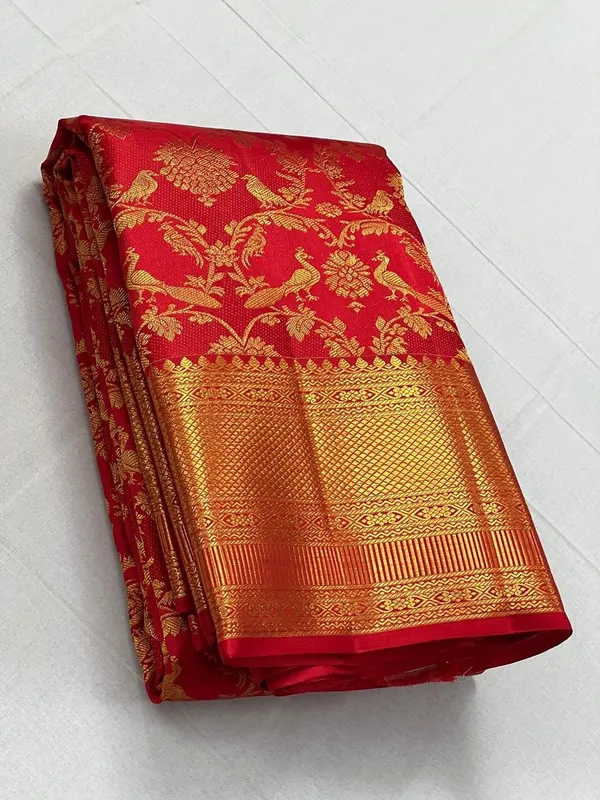 Soft_Lichi_Silk_Saree_with_Unstiched_Blouse_Piece