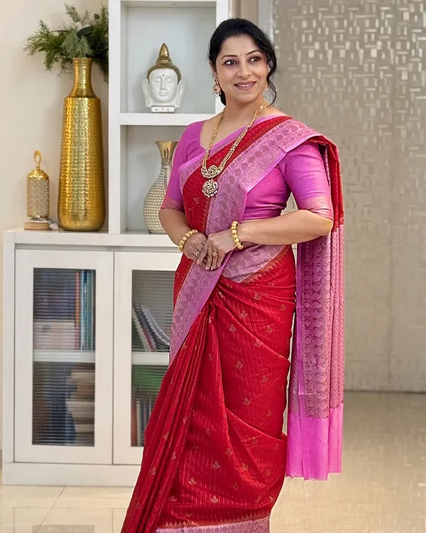Soft_Banarasi_Lichi_Silk_Saree_with_Unstiched_Blouse_Piece