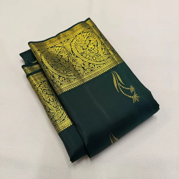 Soft_Lichi_Silk_Saree_with_Unstiched_Blouse_Piece