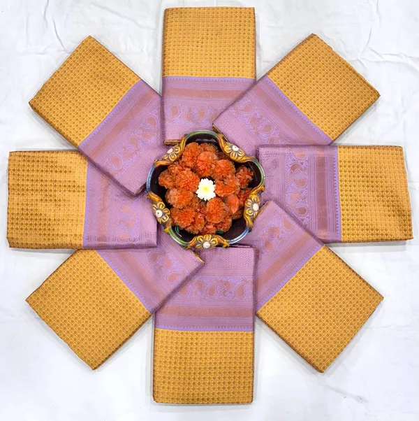 Soft_Lichi_Silk_Saree_with_Unstiched_Blouse_Piece