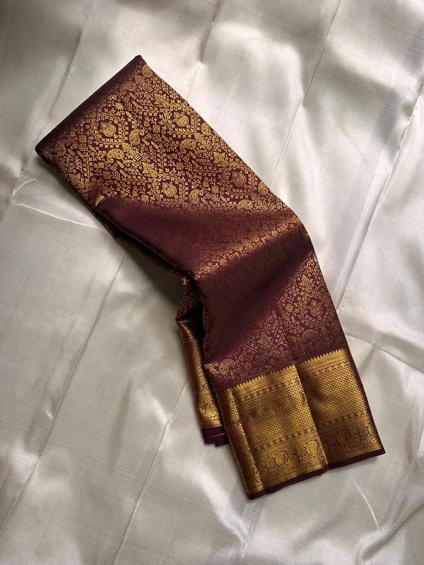 Soft_Lichi_Silk_Saree_with_Unstiched_Blouse_Piece