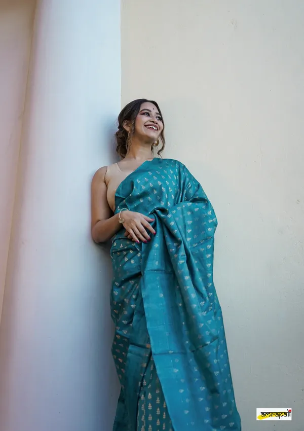 Soft_Banarasi_Lichi_Silk_Saree_with_Unstiched_Blouse_Piece