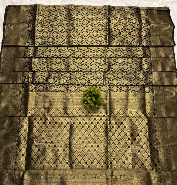 Soft_Banarasi_Lichi_Silk_Saree_with_Unstiched_Blouse_Piece