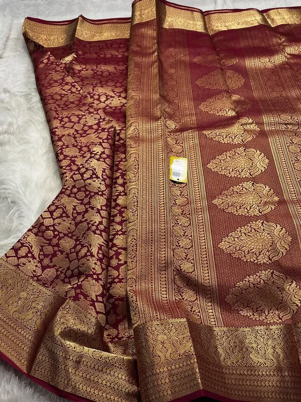 Soft_Lichi_Silk_Saree_with_Unstiched_Blouse_Piece