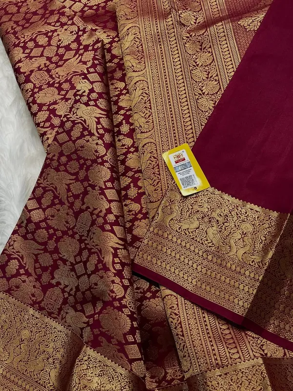 Soft_Lichi_Silk_Saree_with_Unstiched_Blouse_Piece