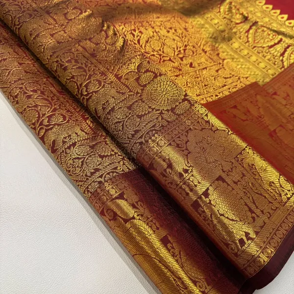Soft_Lichi_Silk_Saree_with_Unstiched_Blouse_Piece