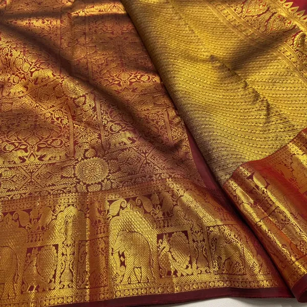 Soft_Lichi_Silk_Saree_with_Unstiched_Blouse_Piece