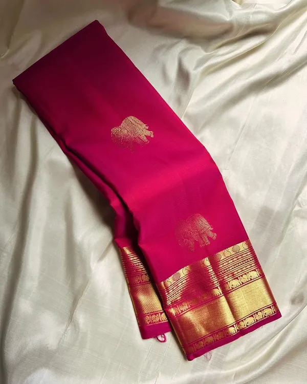 Soft_Banarasi_Lichi_Silk_Saree_with_Unstiched_Blouse_Piece