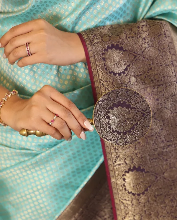 Soft_Banarasi_Lichi_Silk_Saree_with_Unstiched_Blouse_Piece