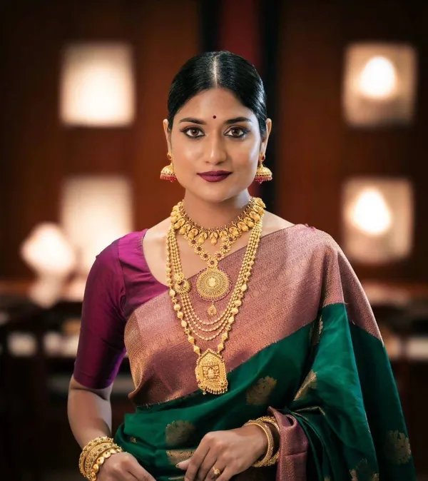 Soft_Lichi_Silk_Saree_with_Unstiched_Blouse_Piece