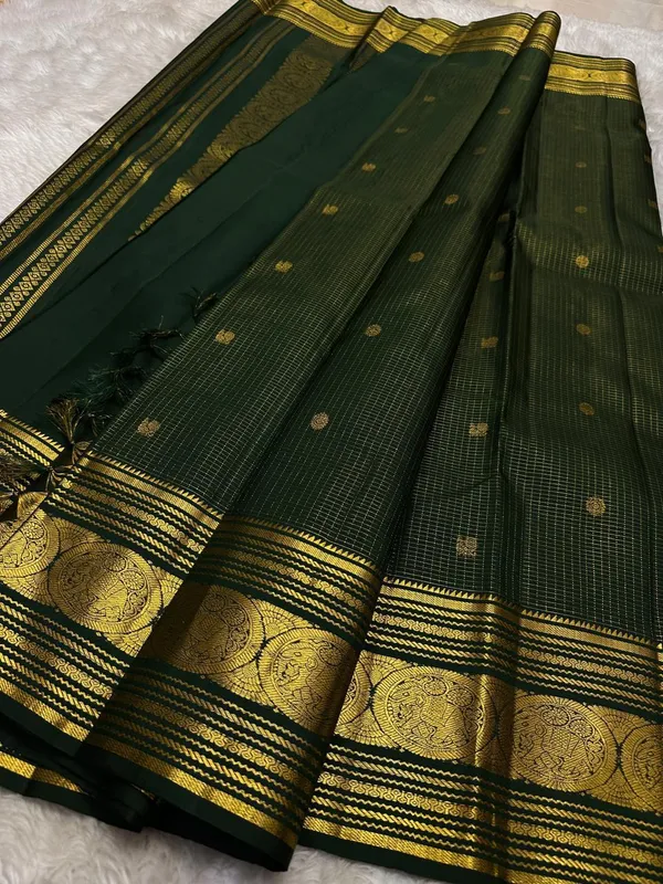Soft_Lichi_Silk_Saree_with_Unstiched_Blouse_Piece