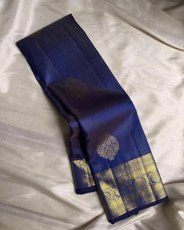 Soft_Lichi_Silk_Saree_with_Unstiched_Blouse_Piece