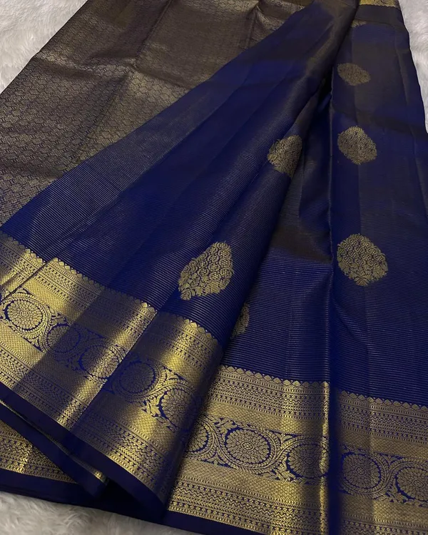 Soft_Lichi_Silk_Saree_with_Unstiched_Blouse_Piece