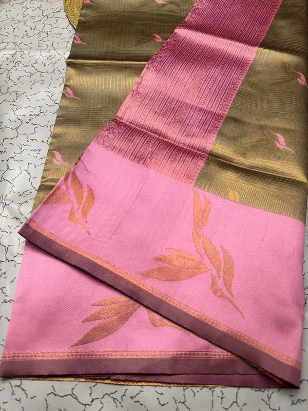 Soft_Banarasi_Lichi_Silk_Saree_with_Unstiched_Blouse_Piece