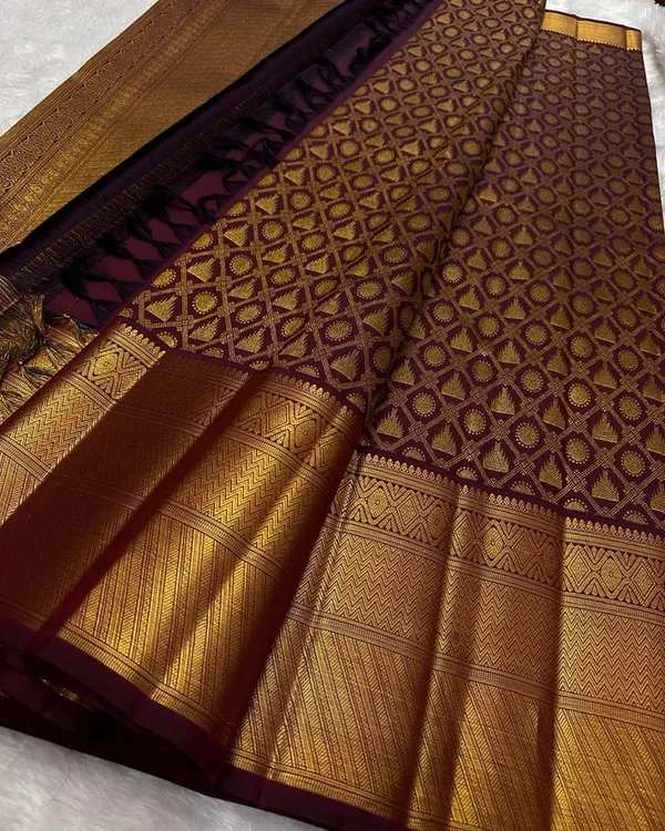Soft_Banarasi_Lichi_Silk_Saree_with_Unstiched_Blouse_Piece