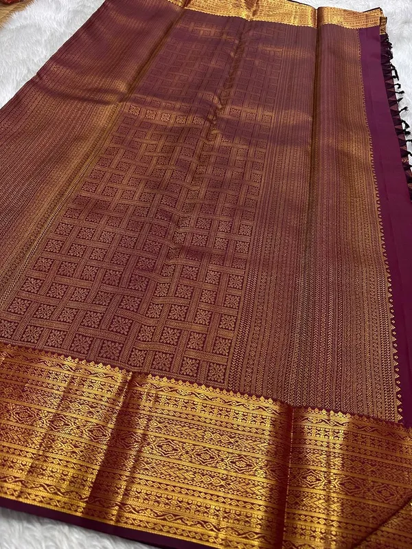 Soft_Banarasi_Lichi_Silk_Saree_with_Unstiched_Blouse_Piece