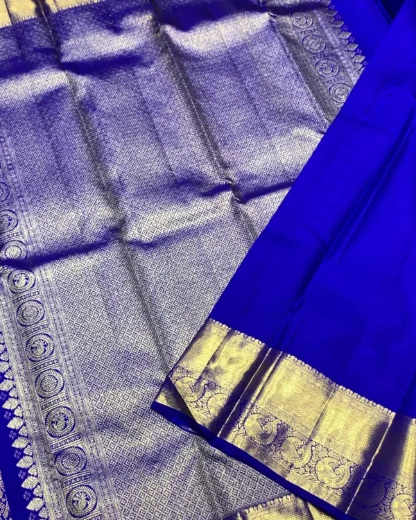Soft_Lichi_Silk_Saree_with_Unstiched_Blouse_Piece