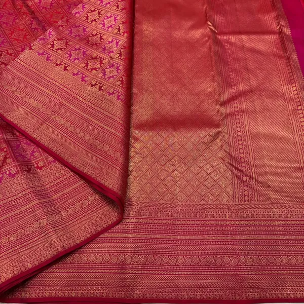 Soft_Lichi_Silk_Saree_with_Unstiched_Blouse_Piece