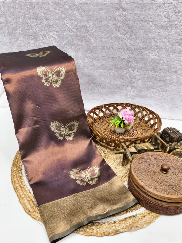 Soft_Lichi_Silk_Saree_with_Unstiched_Blouse_Piece