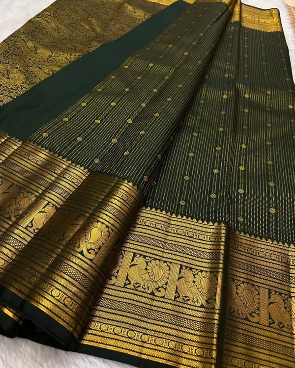 Soft_Banarasi_Lichi_Silk_Saree_with_Unstiched_Blouse_Piece