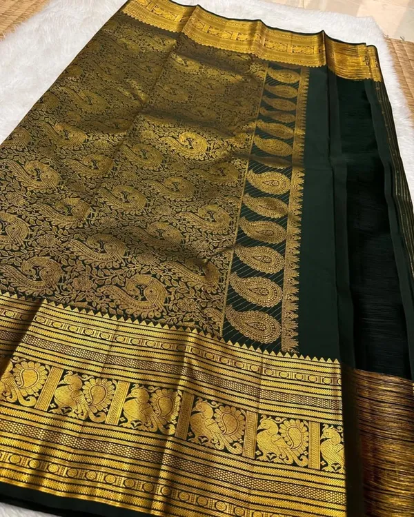Soft_Banarasi_Lichi_Silk_Saree_with_Unstiched_Blouse_Piece