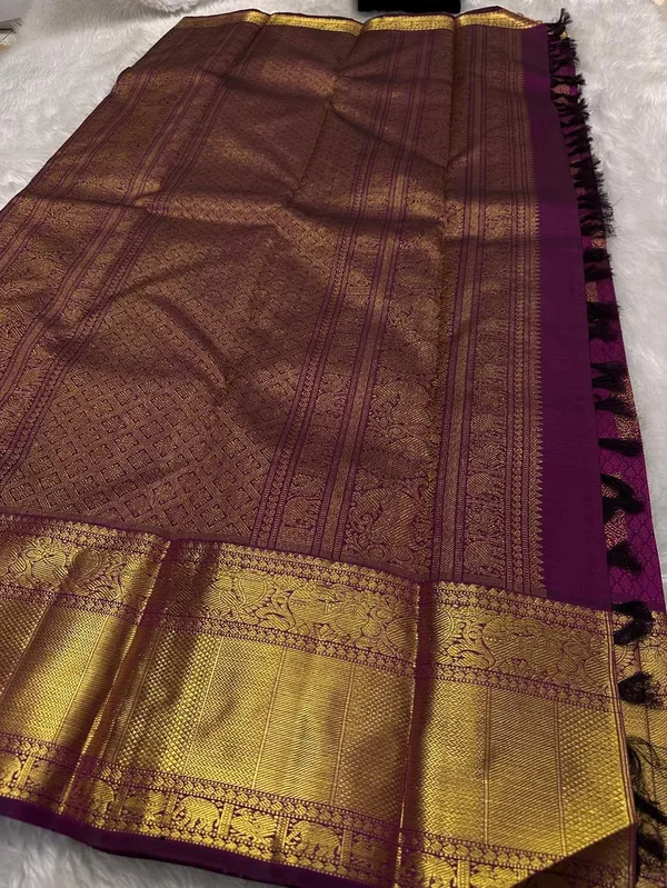 Soft_Lichi_Silk_Saree_with_Unstiched_Blouse_Piece