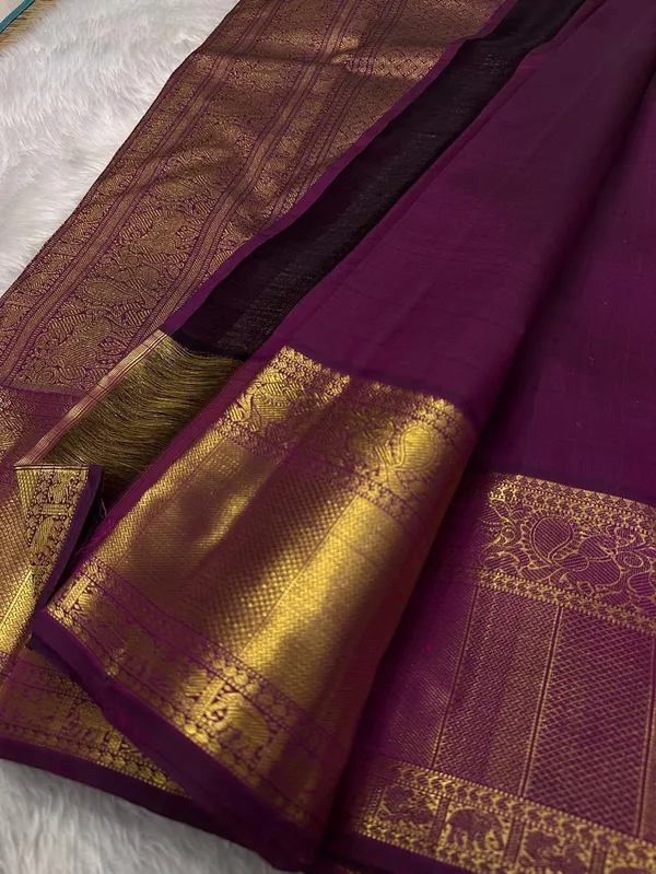 Soft_Lichi_Silk_Saree_with_Unstiched_Blouse_Piece