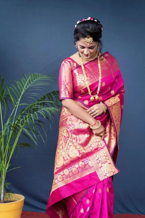 Soft_Banarasi_Lichi_Silk_Saree_with_Unstiched_Blouse_Piece