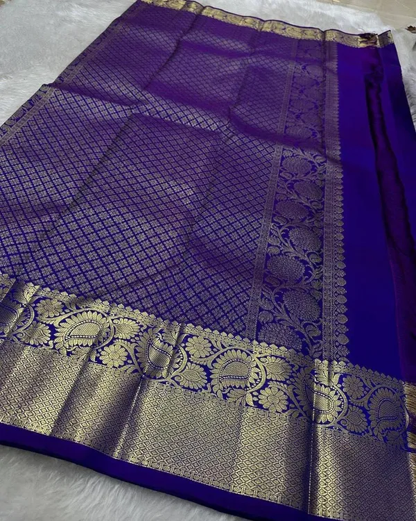 Soft_Banarasi_Lichi_Silk_Saree_with_Unstiched_Blouse_Piece