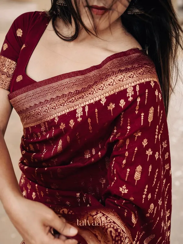 Soft_Lichi_Silk_Saree_with_Unstiched_Blouse_Piece